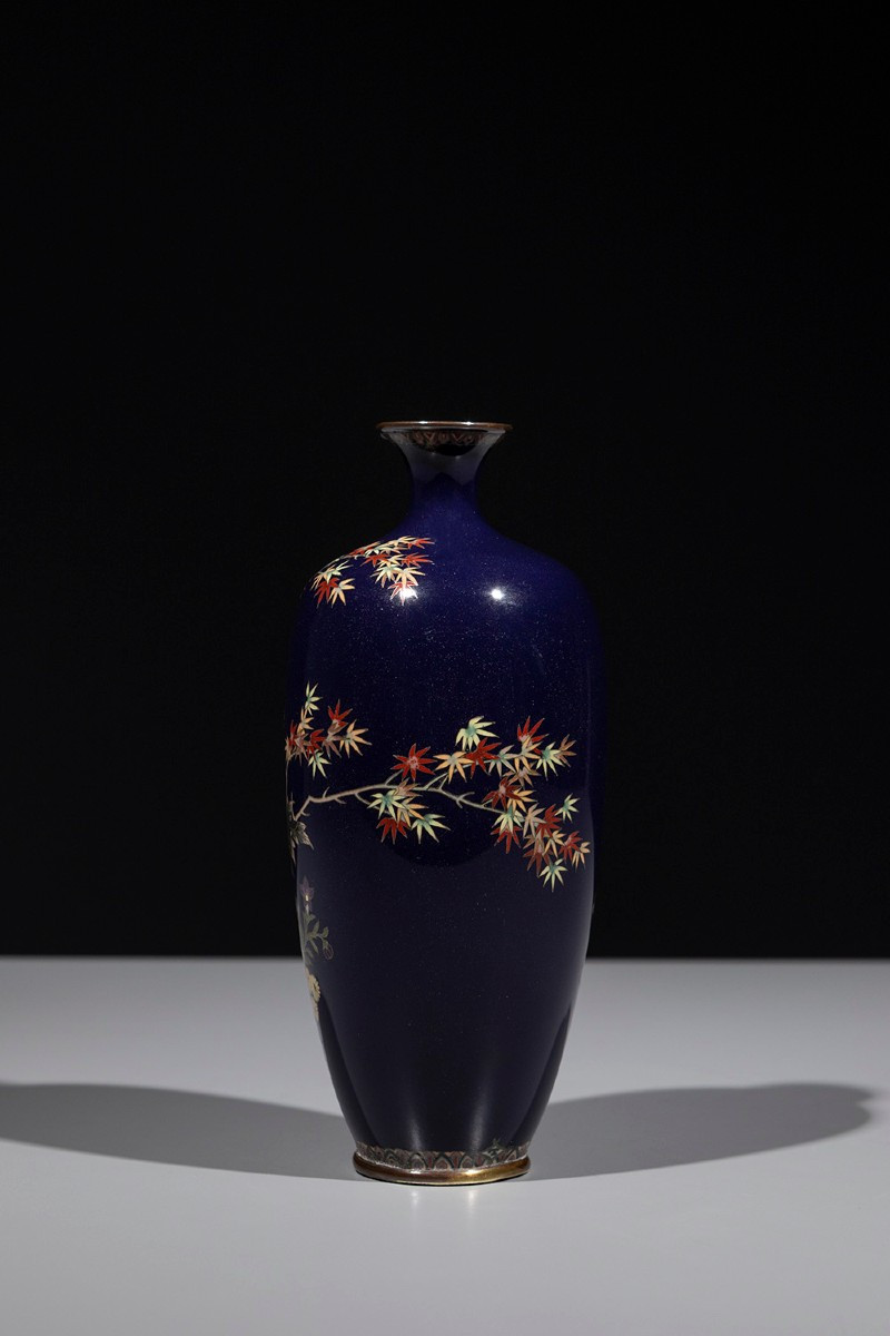 Vase japonais en cloisonné décoré d’un jardin de fleurs et d’un érable-photo-3