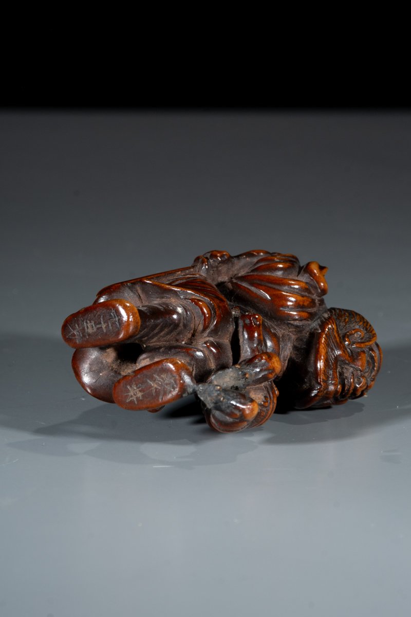 A Boxwood Netsuke Depicting Shōki With An Oni-photo-4