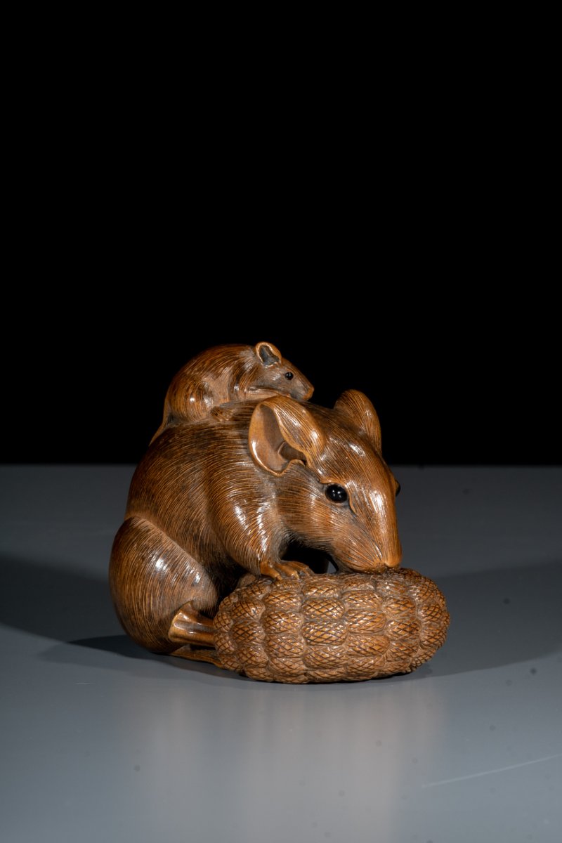A Boxwood Okimono With Two Mice And A Millet Ear, Signed Ikko-photo-3