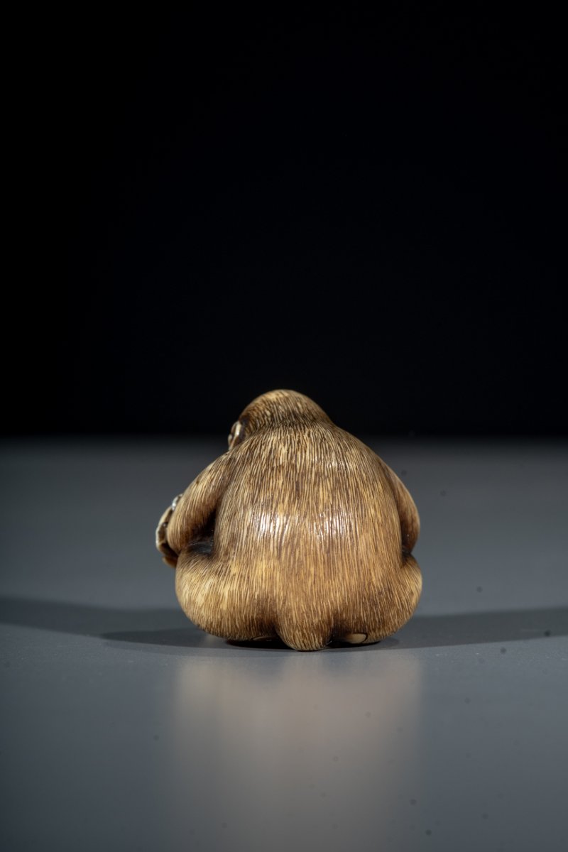 A Japanese Ivory Netsuke Of A Monkey With Fruit-photo-4