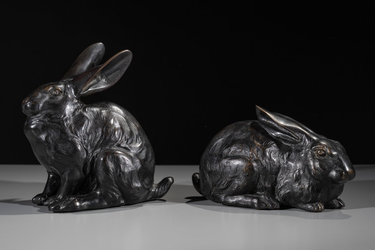 Paire de lapins en bronze à patine sombre, signée Juzan-photo-4