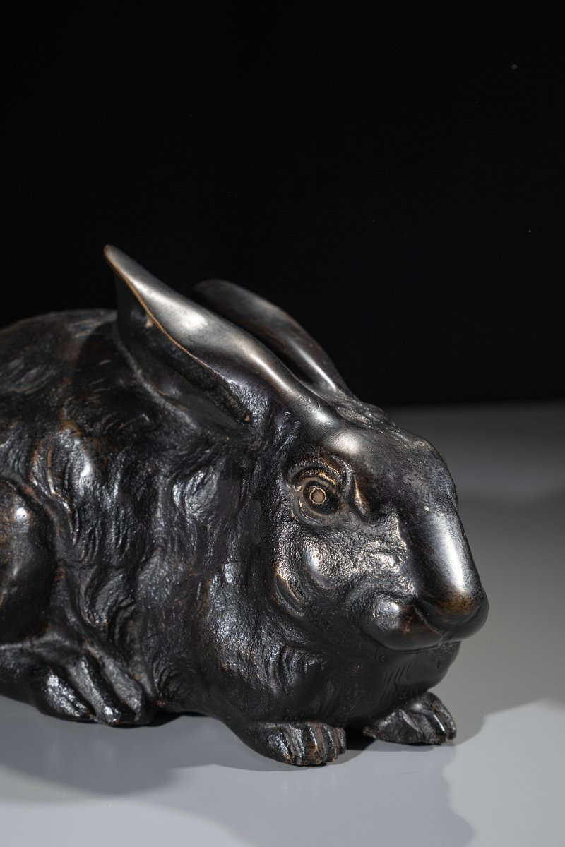 Paire de lapins en bronze à patine sombre, signée Juzan-photo-3