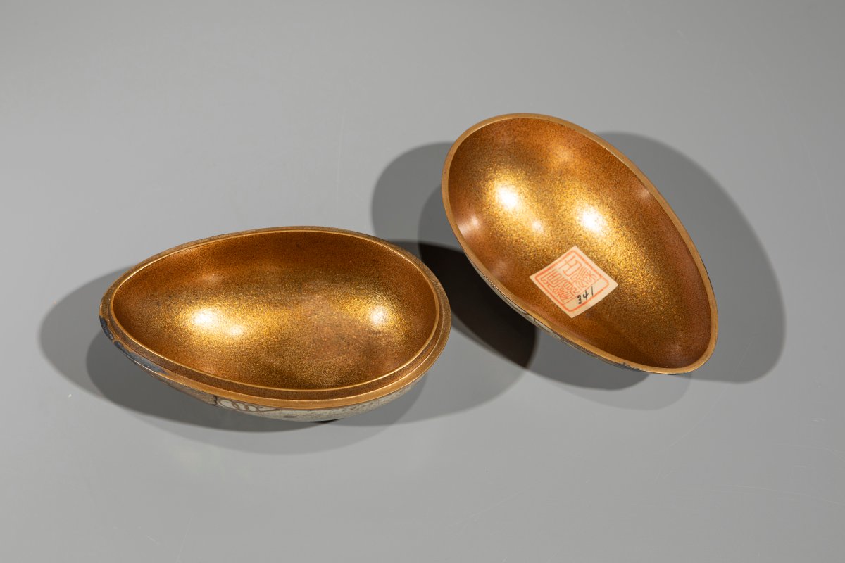 An Egg-shaped Lacquered Wooden Incense Box-photo-1