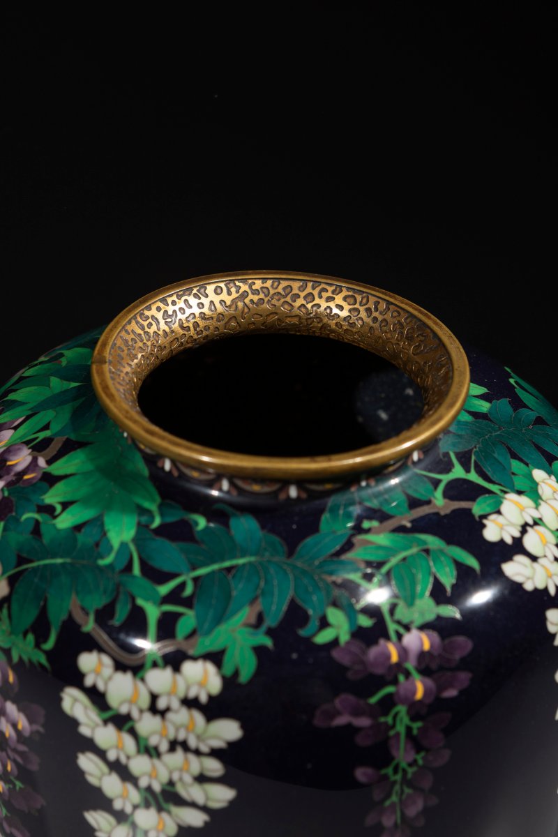 A Silver Wire Cloisonné Vase With Wisteria On A Midnight Blue Ground, Signed Ota Hyozo-photo-2