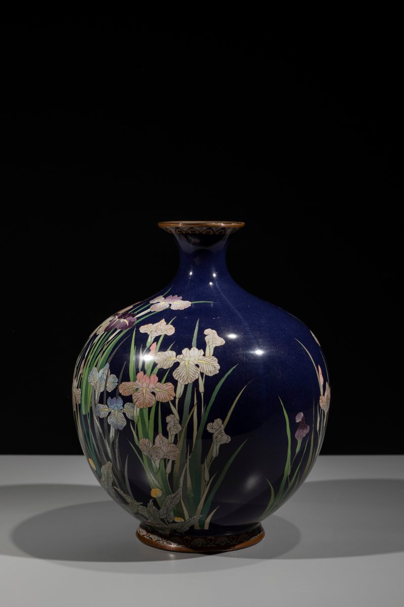 A Japanese Cloisonné Vase With Polychrome Irises On A Midnight Blue Ground-photo-2