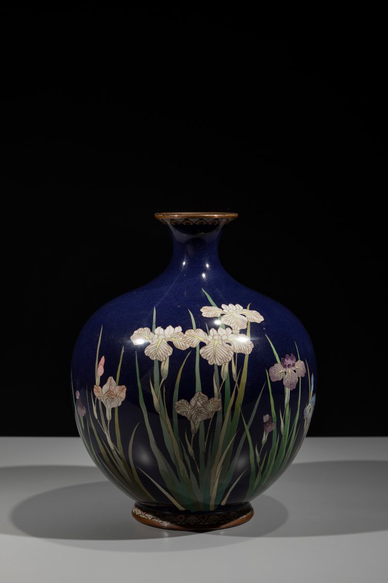 A Japanese Cloisonné Vase With Polychrome Irises On A Midnight Blue Ground-photo-4