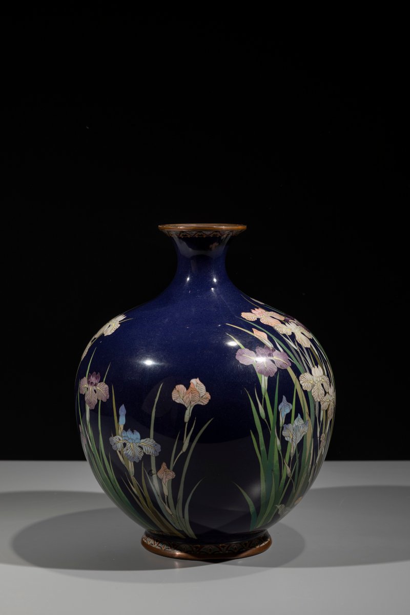 A Japanese Cloisonné Vase With Polychrome Irises On A Midnight Blue Ground-photo-1