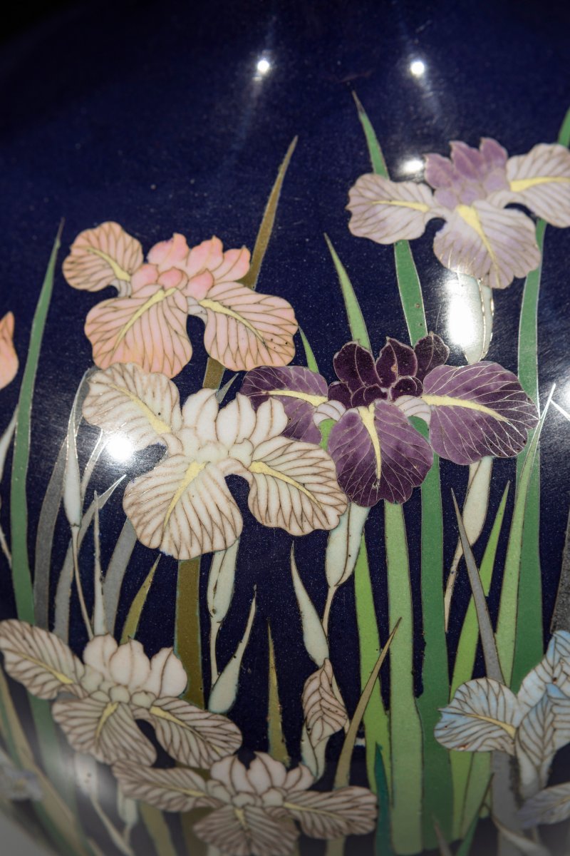 A Japanese Cloisonné Vase With Polychrome Irises On A Midnight Blue Ground-photo-2