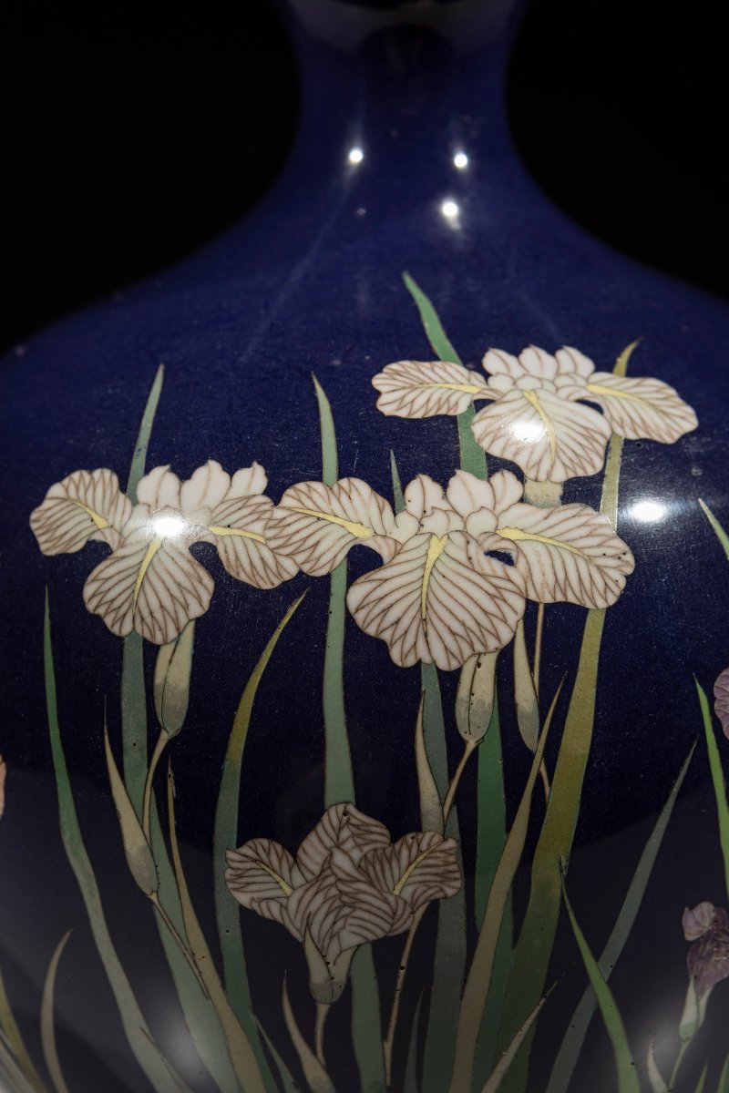 A Japanese Cloisonné Vase With Polychrome Irises On A Midnight Blue Ground-photo-4