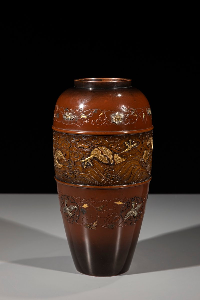 Vase en bronze à double patine avec dragon doré parmi nuages et vagues, marque Nogawa-photo-3
