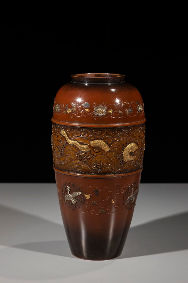 Vase en bronze à double patine avec dragon doré parmi nuages et vagues, marque Nogawa-photo-4