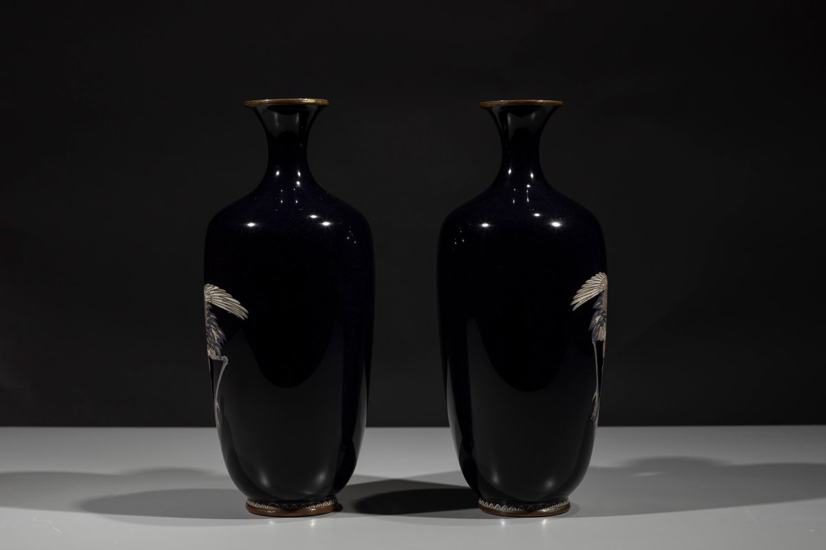A Pair Of Cloisonné Vases Depicting A Group Of Manchurian Cranes-photo-4