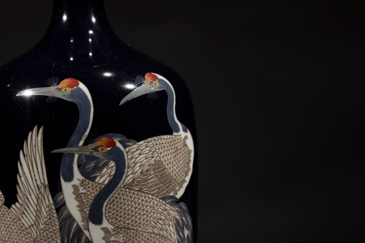 A Pair Of Cloisonné Vases Depicting A Group Of Manchurian Cranes-photo-5
