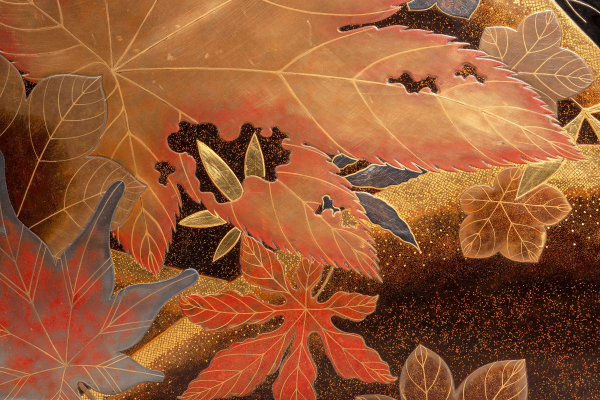 A Large Maki-e Lacquer Tray With Autumn Leaves-photo-3
