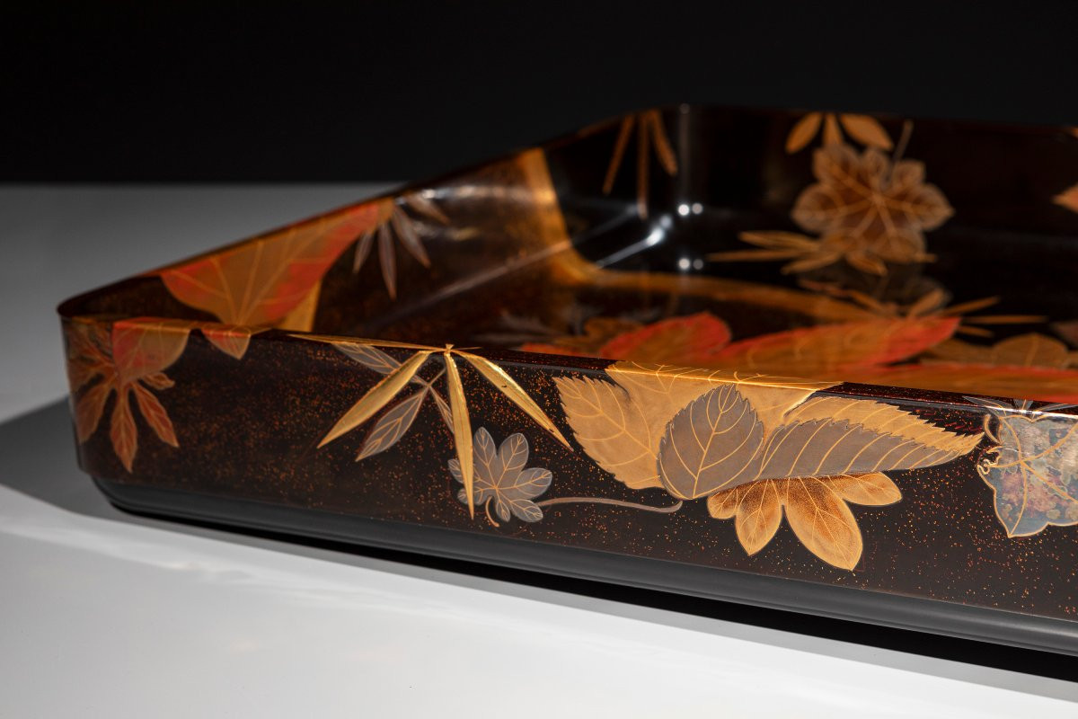 A Large Maki-e Lacquer Tray With Autumn Leaves-photo-1