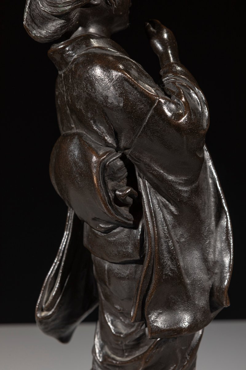 A Bronze Okimono Depicting A Walking Geisha, Signed Seiya Zō-photo-5