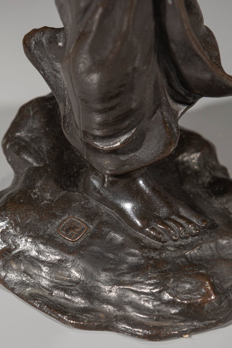 A Bronze Okimono Depicting A Walking Geisha, Signed Seiya Zō-photo-7