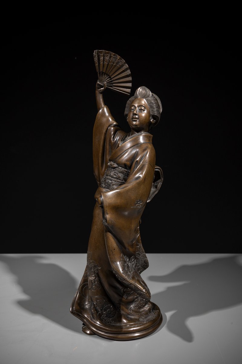 Okimono en bronze représentant une danseuse avec éventail-photo-2