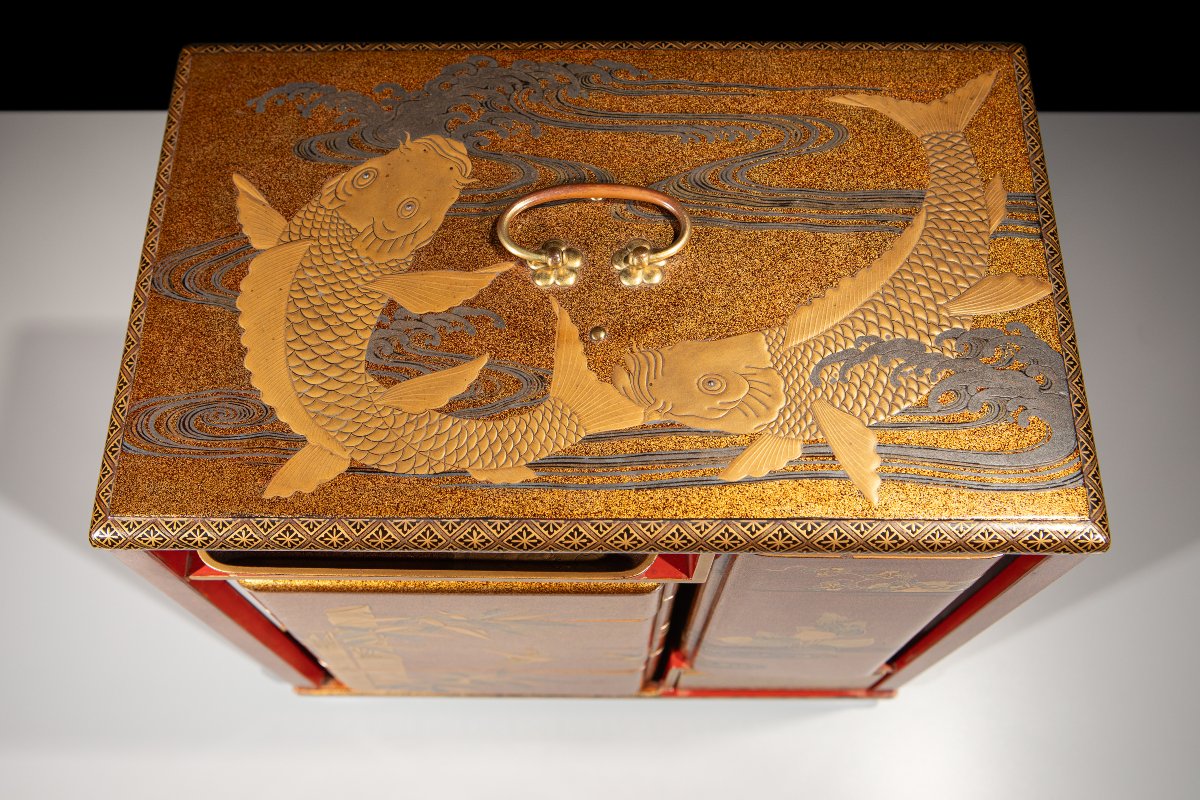 Set de pique-nique en laque maki-e sur fond nashiji avec carpes koi-photo-4