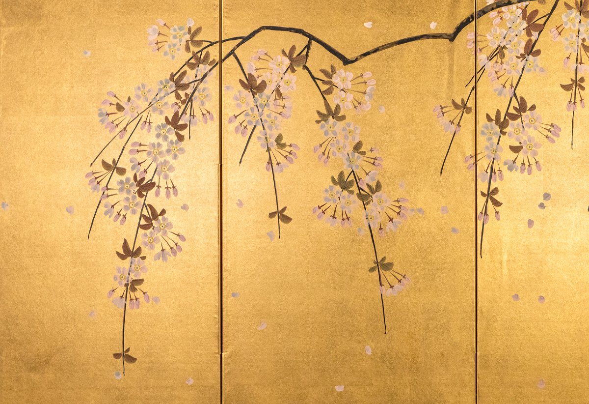 Paravent japonais à quatre panneaux avec branche de cerisier sur fond doré-photo-3