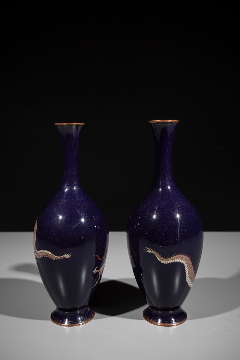 A Pair Of Cloisonné Vases With Confronting Dragons-photo-3