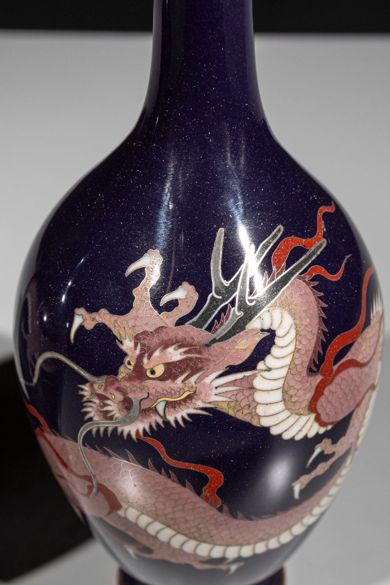 A Pair Of Cloisonné Vases With Confronting Dragons-photo-4