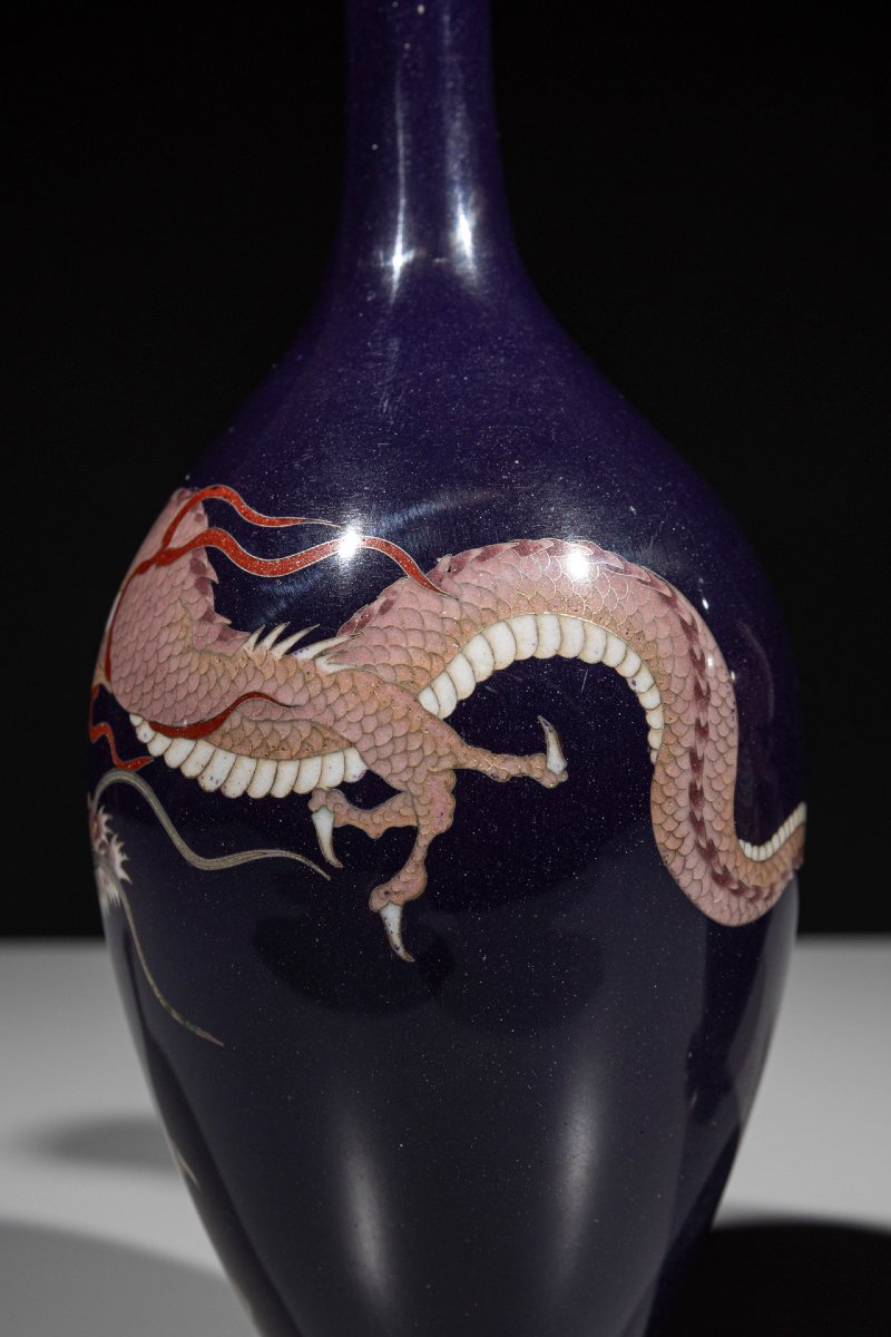 A Pair Of Cloisonné Vases With Confronting Dragons-photo-2