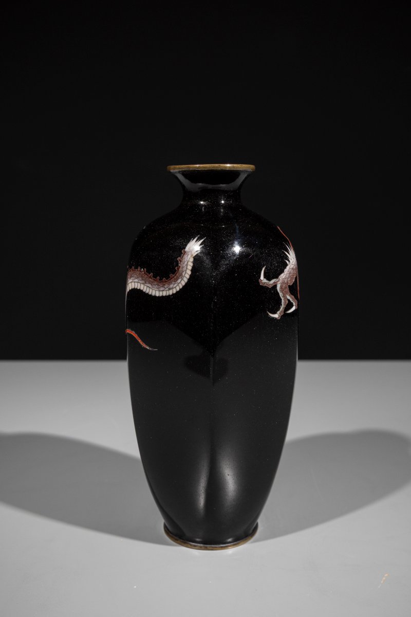 Vase cloisonné hexagonal représentant un dragon ryū-photo-1