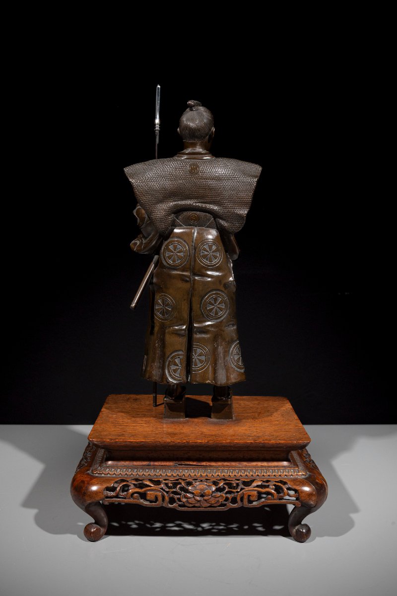 Okimono en bronze représentant un samouraï avec yari et katana, signé Gyokko-photo-6