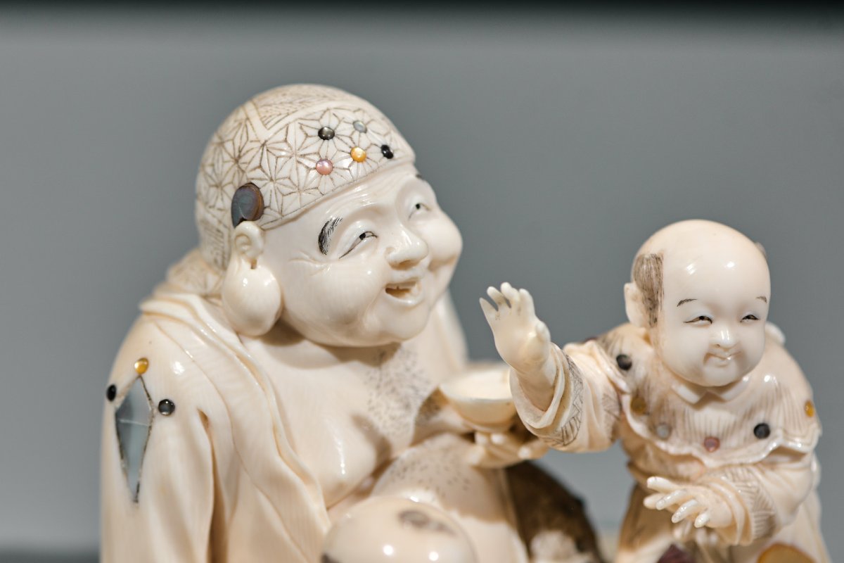 An Ivory And Shibayama Okimono Of Hotei With Karako Signed Gyokuzan-photo-2
