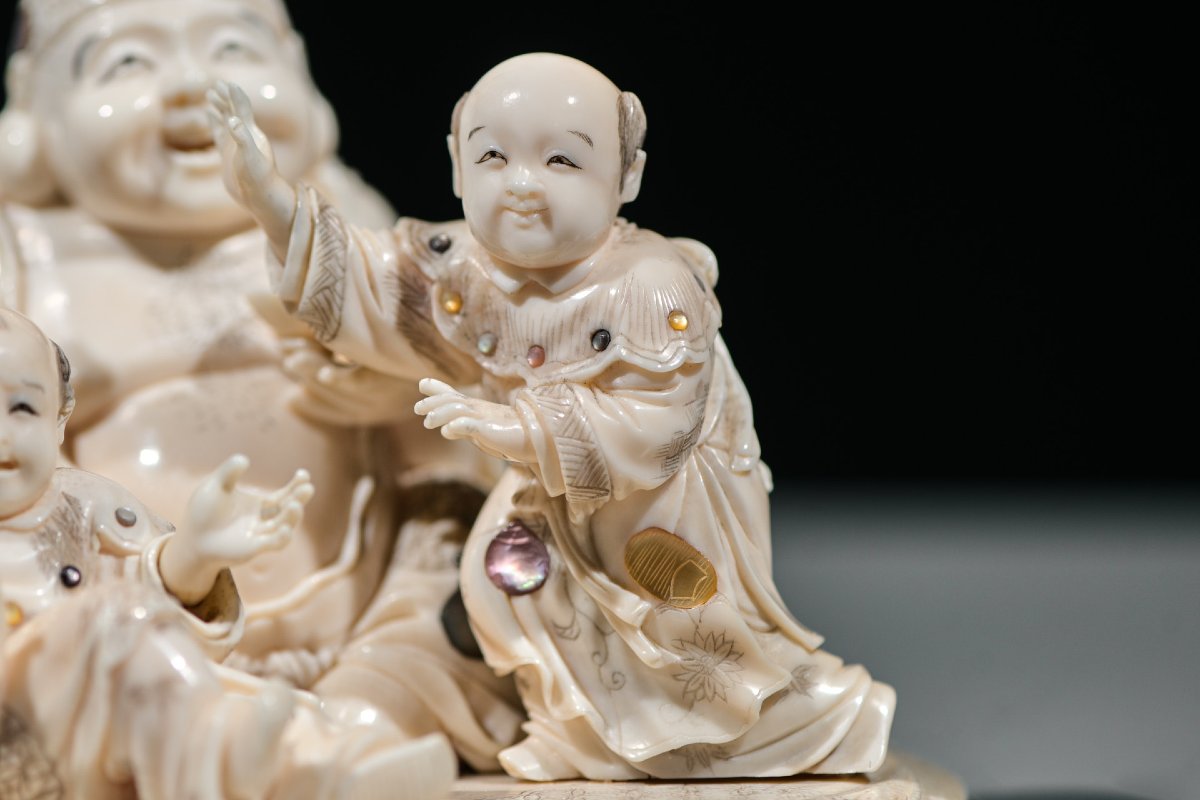 An Ivory And Shibayama Okimono Of Hotei With Karako Signed Gyokuzan-photo-3