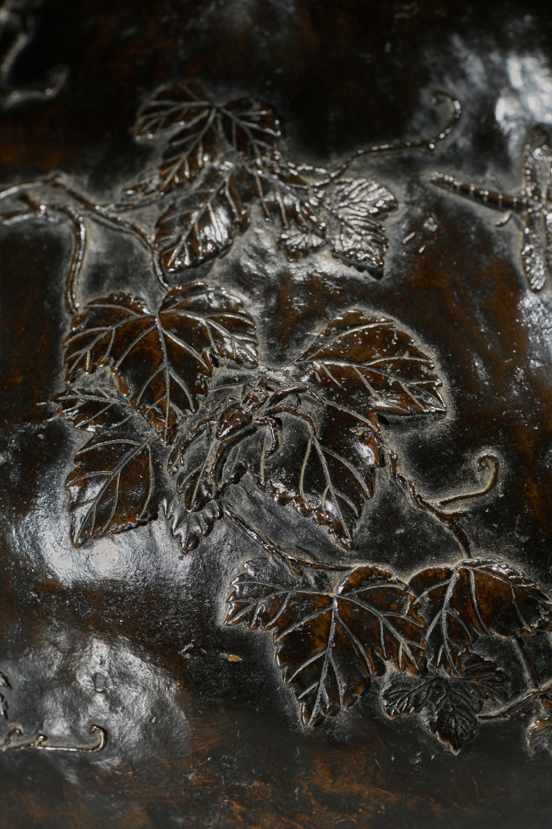 A Patinated Bronze Vase With Grapevines And Insects In Relief, Signed Sessei-photo-4