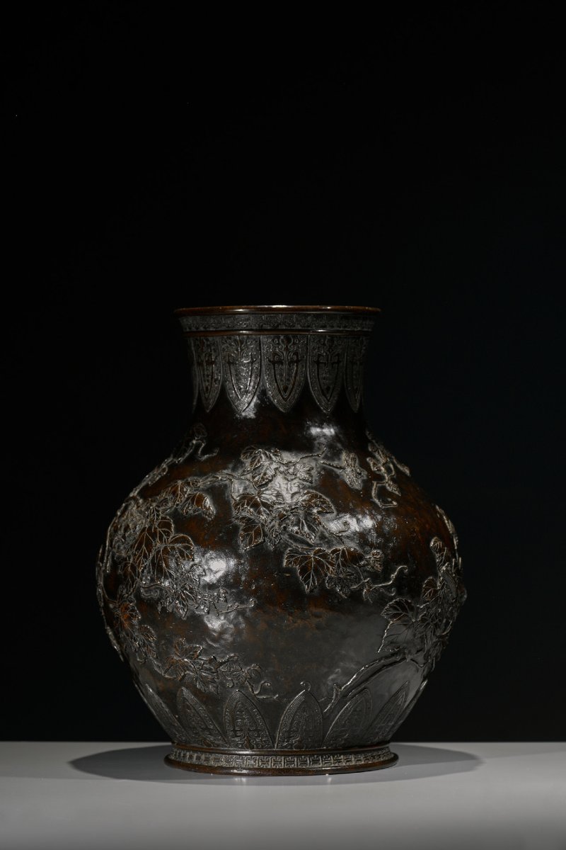 A Patinated Bronze Vase With Grapevines And Insects In Relief, Signed Sessei-photo-1