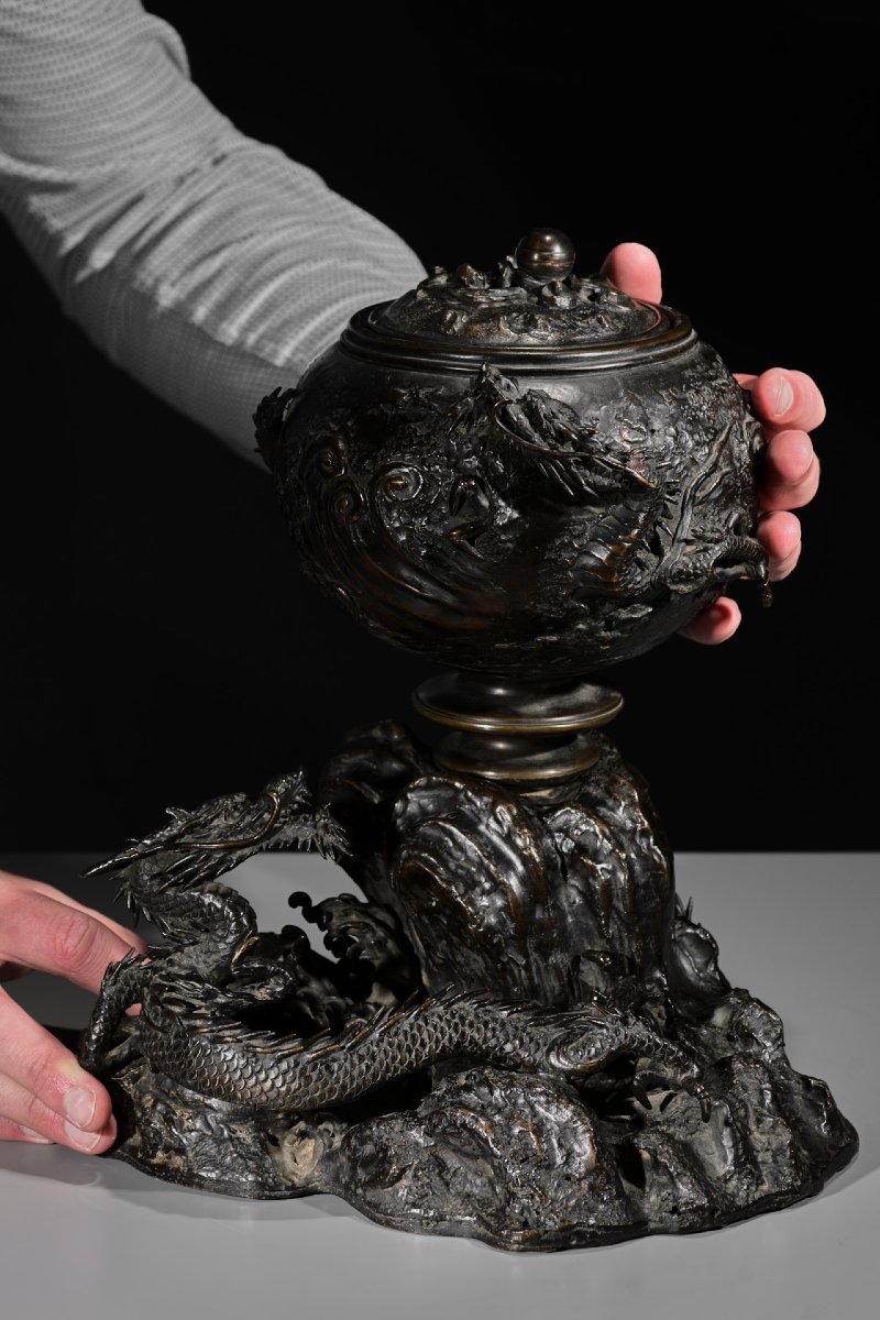 Kōro en bronze représentant une paire de dragons s'affrontant-photo-2