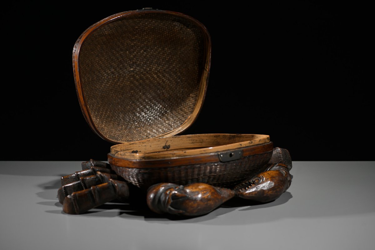 A Woven Bamboo And Wood Box In The Shape Of A Crab-photo-2