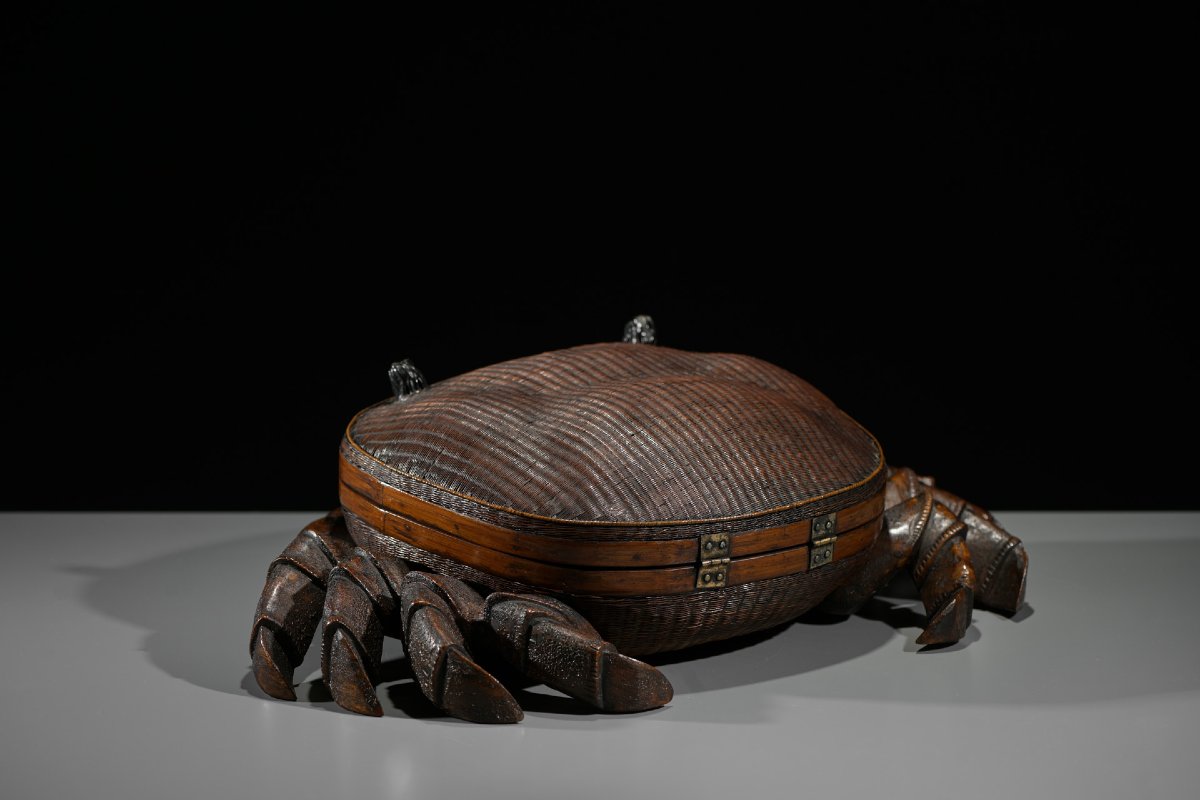 A Woven Bamboo And Wood Box In The Shape Of A Crab-photo-4