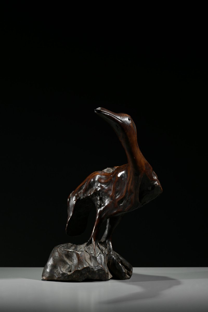 Sculpture en racine naturelle représentant une oie