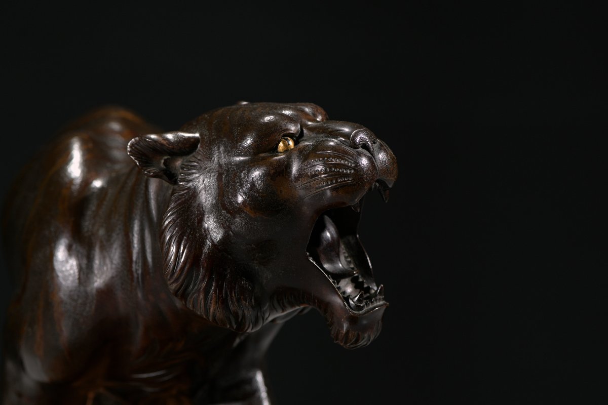 A Patinated Bronze Sculpture Depicting A Tiger, Signed Maruki Sei-photo-4