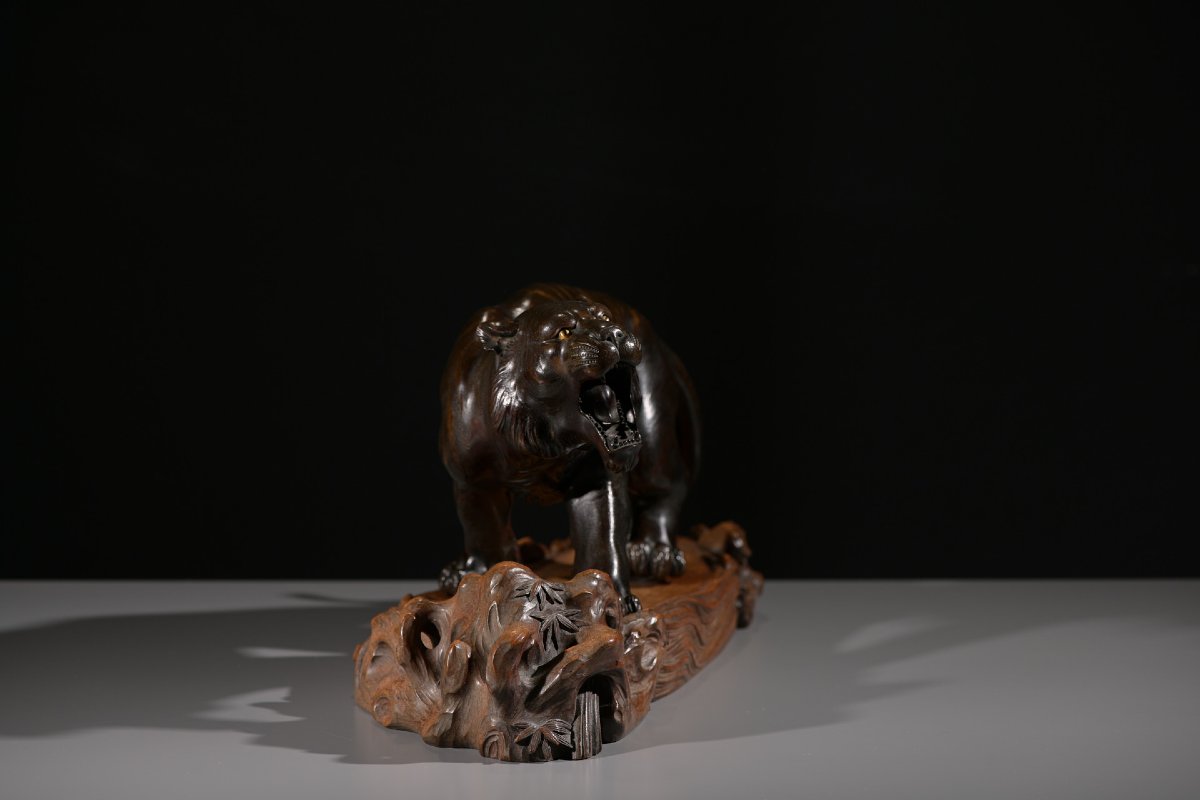 A Patinated Bronze Sculpture Depicting A Tiger, Signed Maruki Sei-photo-1