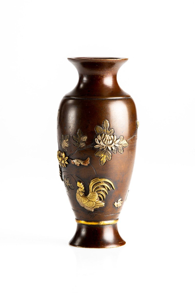 A Japanese Bronze Vase-photo-4
