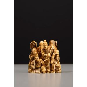 Netsuke en ivoire représentant les Six Poètes Immortels, signé Gyokuzan