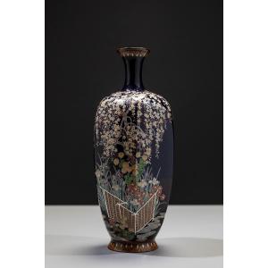 Vase cloisonné hexagonal représentant un cerisier en fleurs