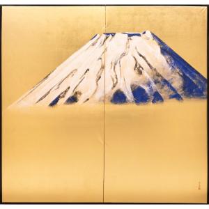 Paravent japonais à deux panneaux sur fond de feuille d’or représentant le mont Fuji enneigé