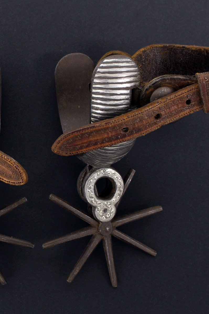 Paire d'éperons Mexicains Décorés En Argent, Vers 1900.-photo-1