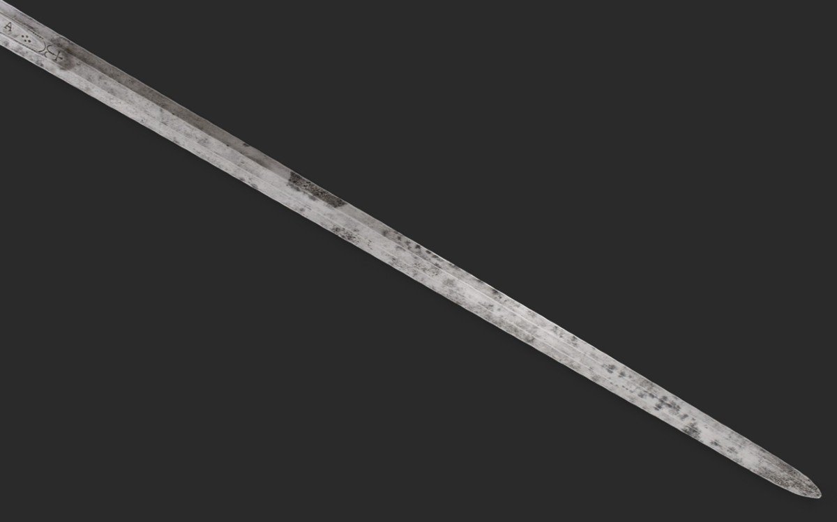 Large Cavalry Sword With Shell Mount (111 Cm). Spain, Circa 1700.-photo-2