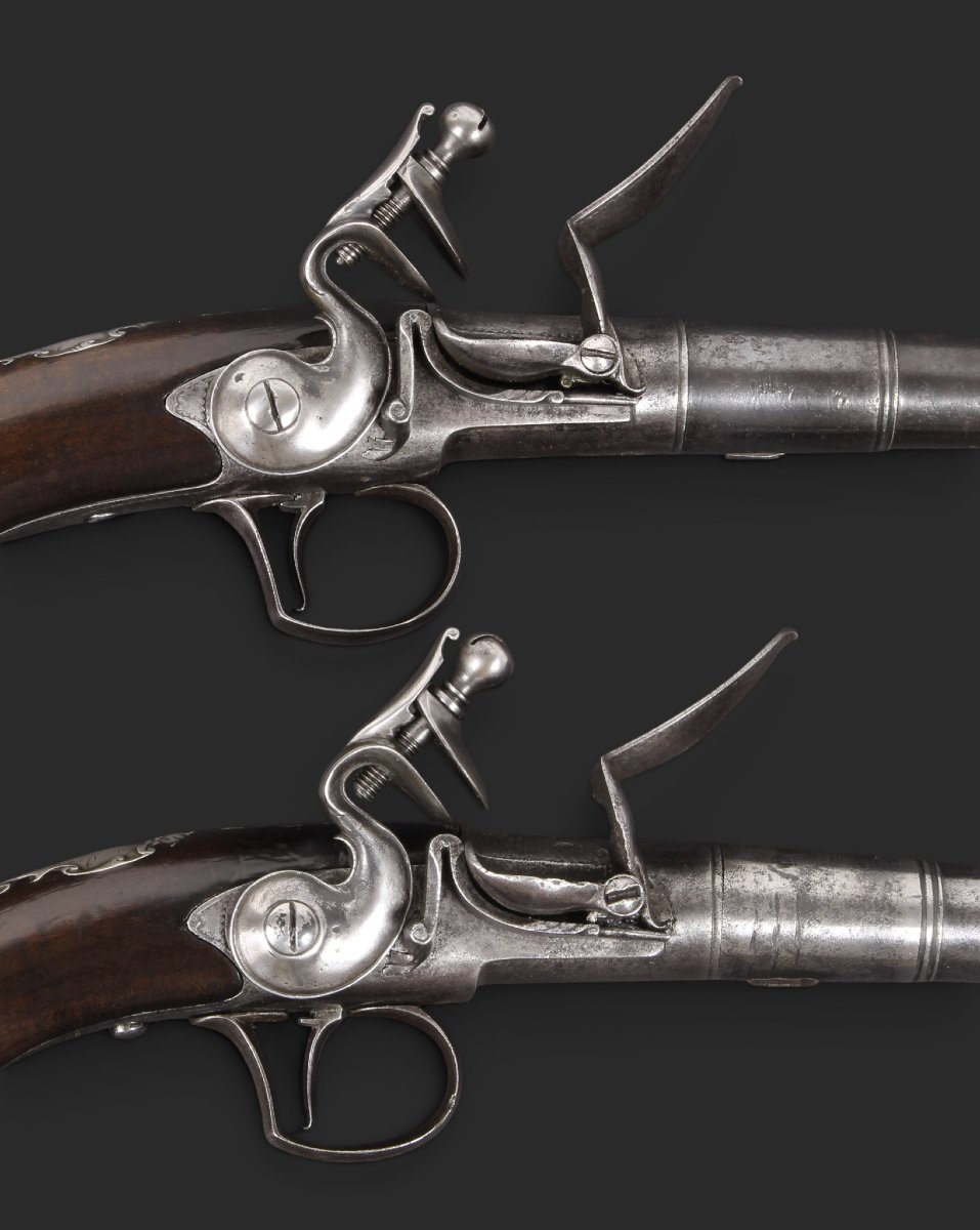 Paire de pistolets à silex «Queen Anne» montés en argent, Joseph Clarkson, Londres, vers 1730.-photo-2