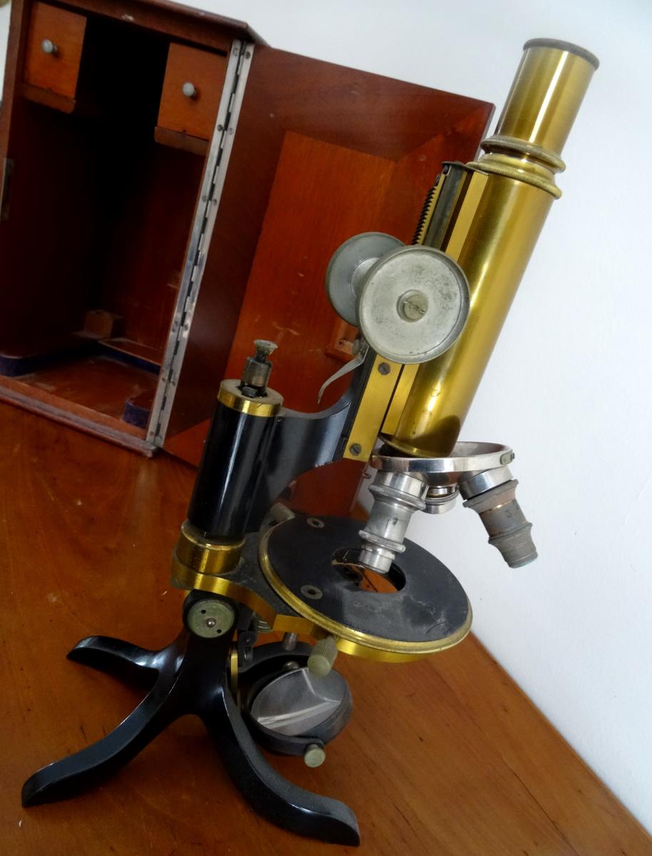 MICROSCOPE ANCIEN .DEBUT XXéme. G.BERLEMONT .Constructeur .