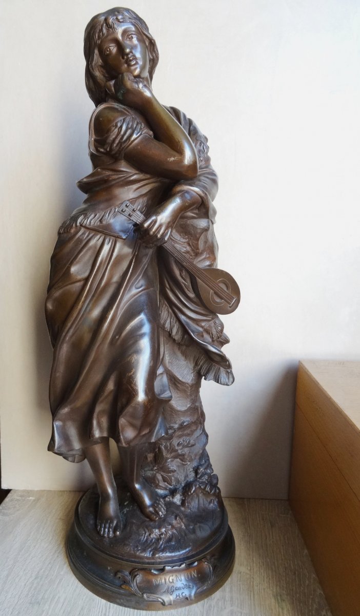 MIGNON à LA MANDOLINE . BRONZE de A.GAUDEZ . EPOQUE XIXiéme.