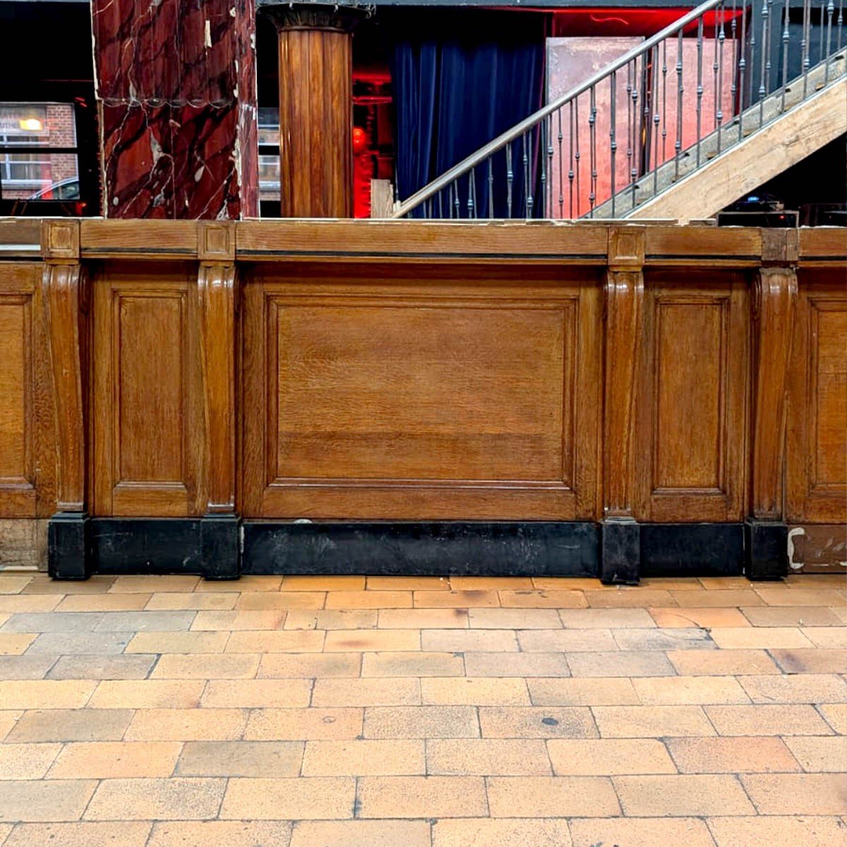 Façade De Comptoir En Chêne Et Plateau Marbre Noir, 15m-photo-4