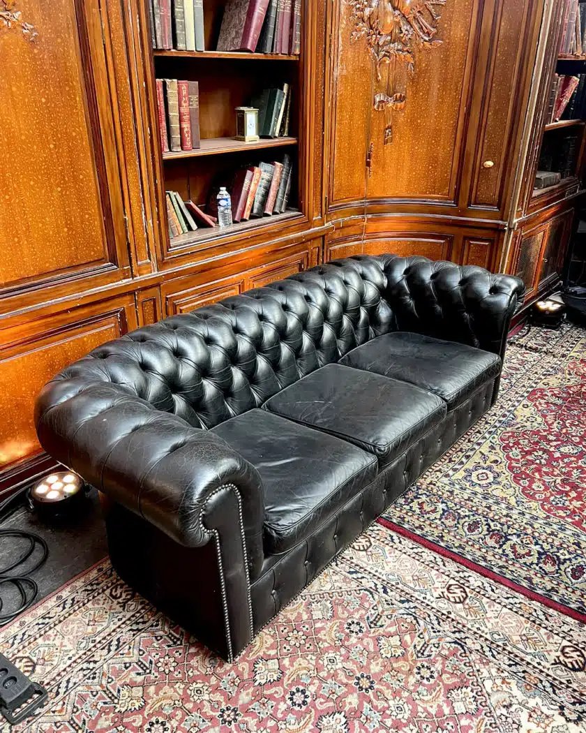 Chesterfield Cuir Noir-photo-1